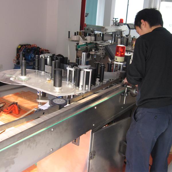 Mesin pelabelan otomatis PLC Siemens dengan pemisah botol untuk botol air