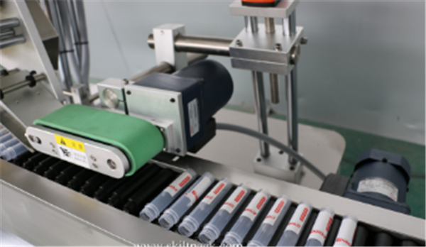 Mesin Pelabelan Stiker Botol Servo Motor Otomatis Tabung Ampul Sitkcer