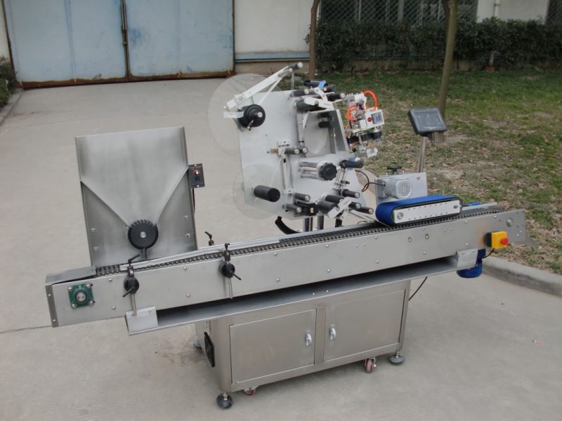 China Conveyor motor HY merek mesin pelabelan botol, mesin stiker label baterai ke-7 untuk pemasok elektronik