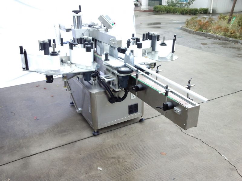 Cina Mesin Pelabelan Stiker Dua Sisi Otomatis Dengan Sisi Depan Dan Belakang Untuk Pemasok Oval, Bulat, Botol Tetap