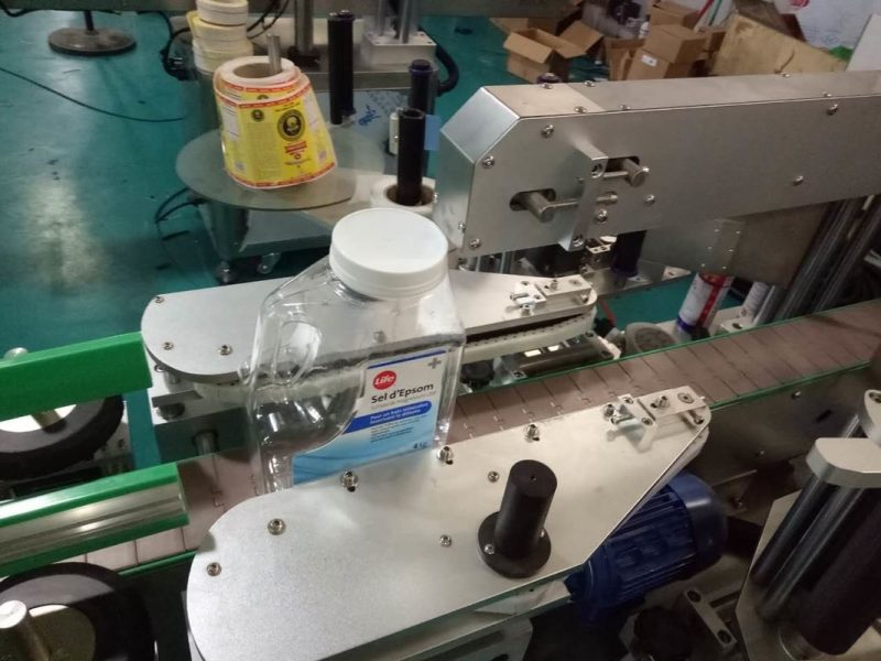 Cina SUS304 Kabinet Mesin Pelabelan Stiker Botol Dua Sisi Persegi Dengan pemasok Produk Perawatan Pribadi