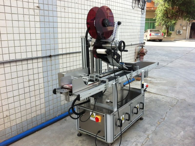 Mesin Pelabelan Atas Drive Listrik Cina, pemasok Mesin Pelabelan Stiker Perekat Diri