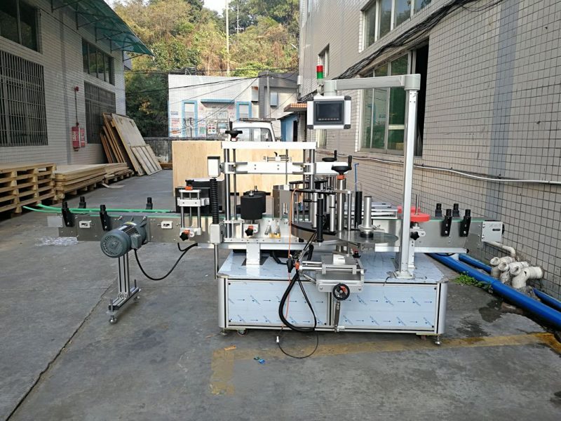 China Automatic Sticker Flat Bottle Labeling Machine Pemasok Depan dan Belakang Terintegrasi